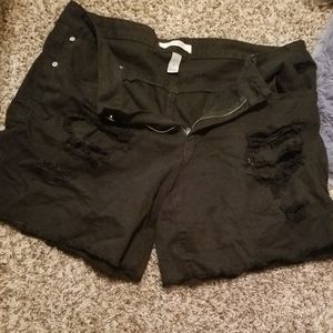 Black distressed Refuge shorts size 14